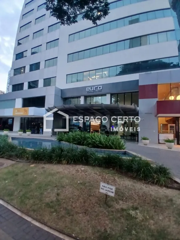 Excelente sala comercial no Ed. Euro Working Concept, sendo sala principal, rece...