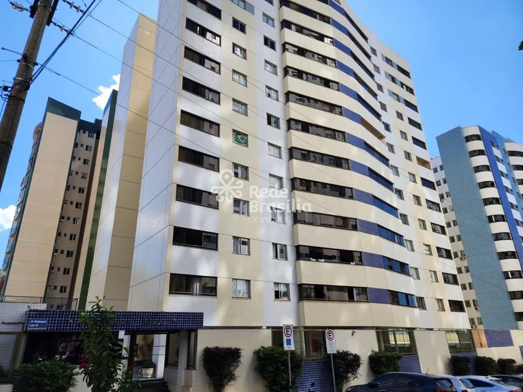 Localizado na cobiçada Avenida Flamboyant em Águas Claras, este excelente aparta...