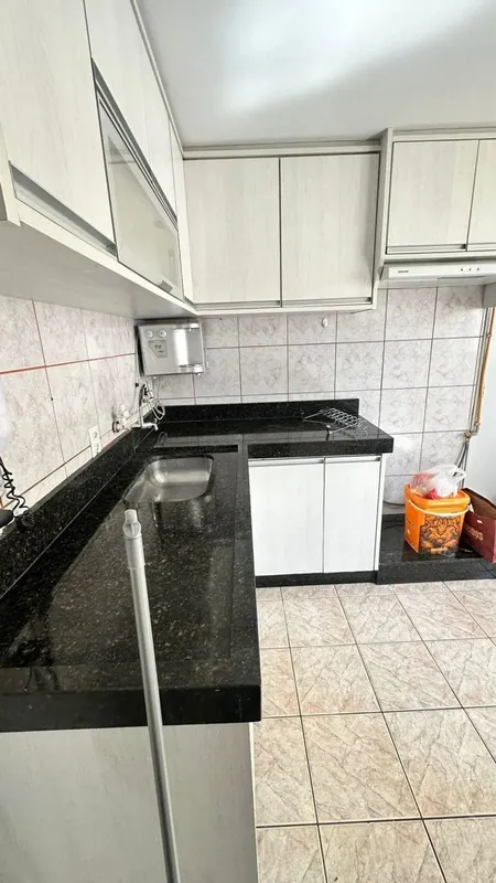 Apresentamos este apartamento padrão localizado no prestigiado Setor Central de ...