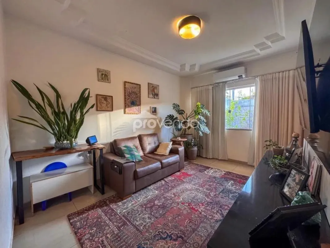 CASA 03 QUARTOS 01 SUÍTE, 210 M² - JARDIM ATLÂNTICODescrição do Imóvel:Linda cas...