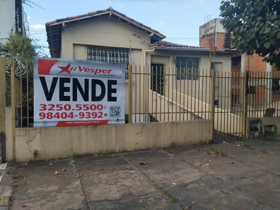 Casa à venda com 420m² de área total no Centro de Goiânia | Próximo a Av. Univer...