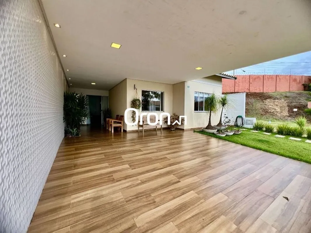 CÓDIGO DO IMÓVEL: CA2106LOCALIZAÇÃO:Próximo ao Aeroporto Santa Genoveva, com fác...