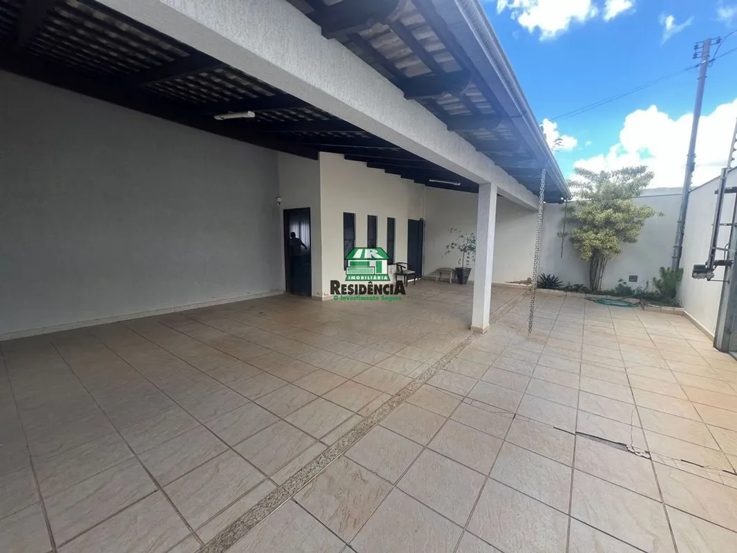 Casa contendo: 360 m² de terreno. 250 de área construída. 3 quartos sendo 2 suit...