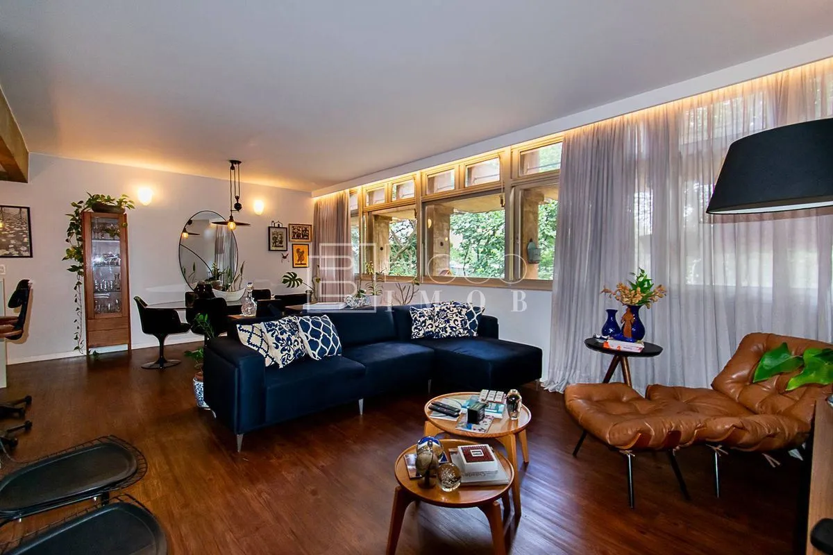 SQN 206 - ASA NORTE | APARTAMENTO REFORMADOApartamento com 120m² de área privati...