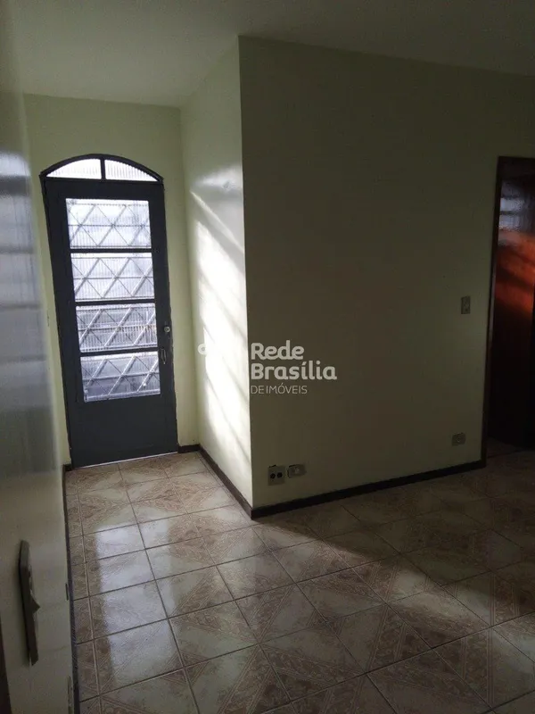 QE 40 - Excelente Imóvel Comercial com 3 pavimentos - Guara IIOportunidade para ...