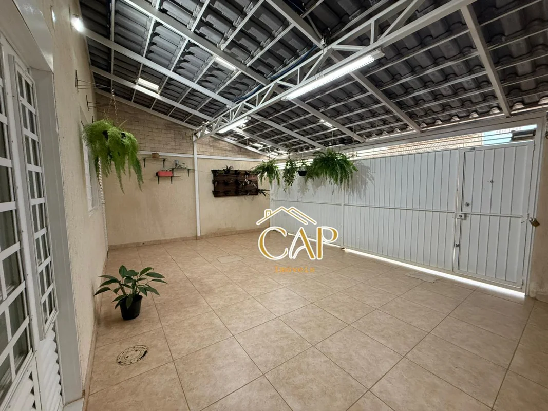 Conheça esta aconchegante casa à venda na QR 504 Conjunto 3, em Samambaia Sul, B...