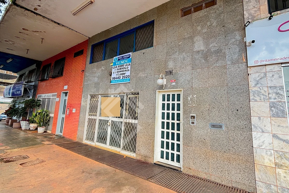 Tadeu Santiago corretor imobiliário - CRECI: 9056/DF, vende excelente Prédio Com...
