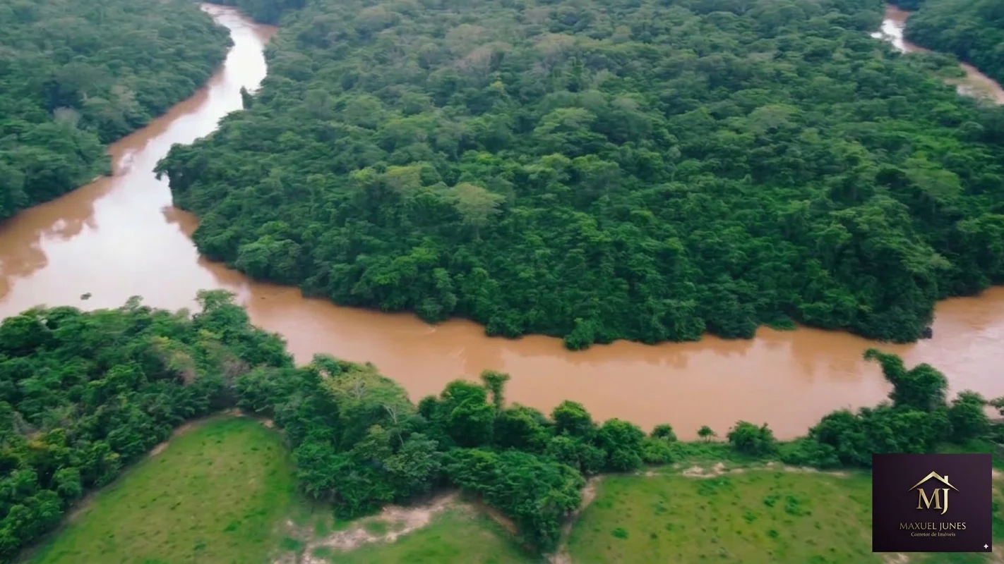 ?? Vende-se bela Chácara com incrível Rio ao fundo! Próximo a Brasília e Anápoli...