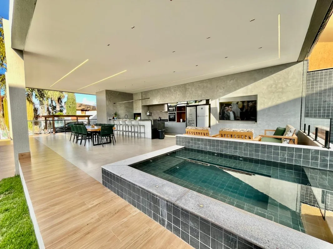 Casa de Alto Padrão à Venda – Vicente Pires (Rua 12)Excelente oportunidade! Casa...