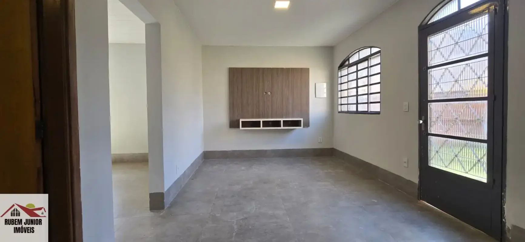 Aluguel São José Rua 2Casa com 160m² de área construída em lote de 200m²2 quarto...