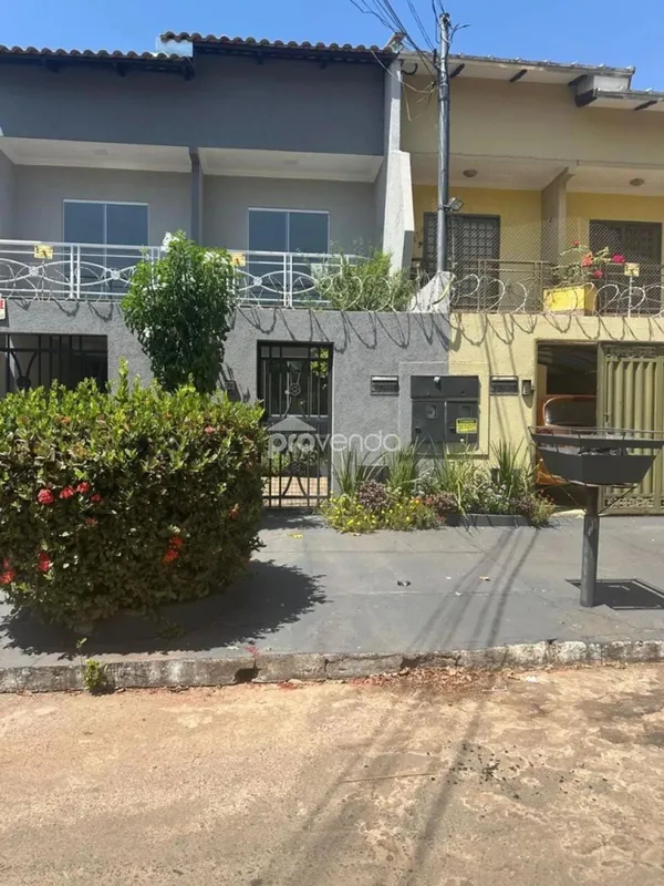 Este sobrado de 256m² de área útil é o lar perfeito para quem busca conforto, es...