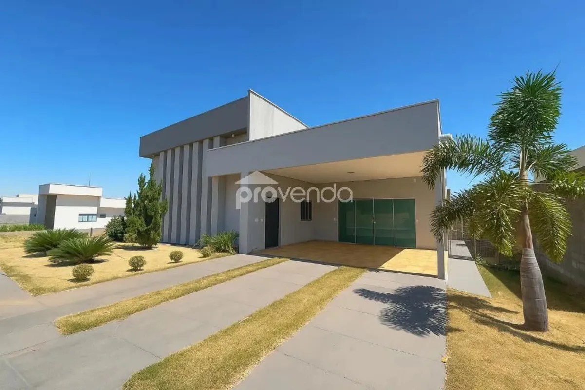 Linda casa em condomínio fechado, localizada no Residencial Recanto dos Ipês, em...