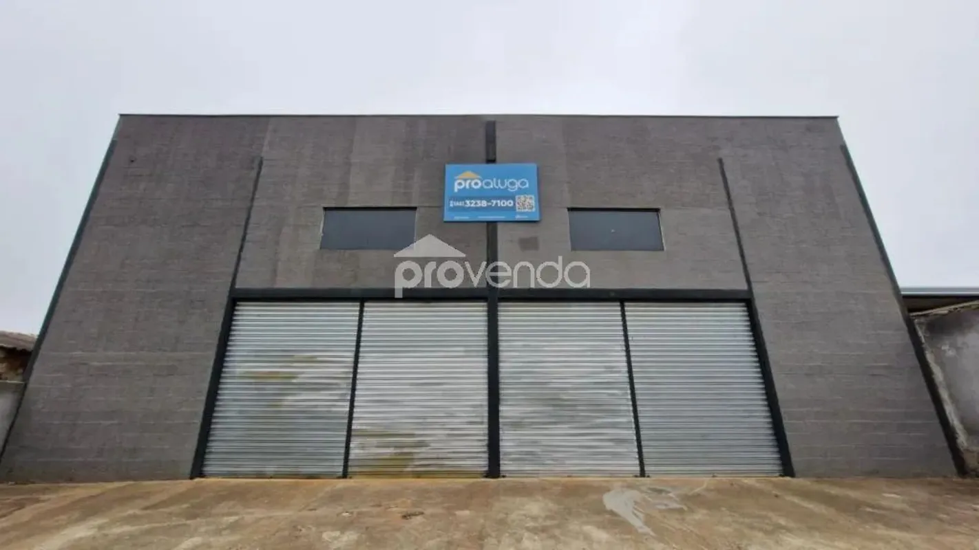 GALPÃO DE 254,24 METROS, 1 BANHEIRO, NO FUNDO CORREDRROR DE CIRCULAÇÃO DE AR, NA...