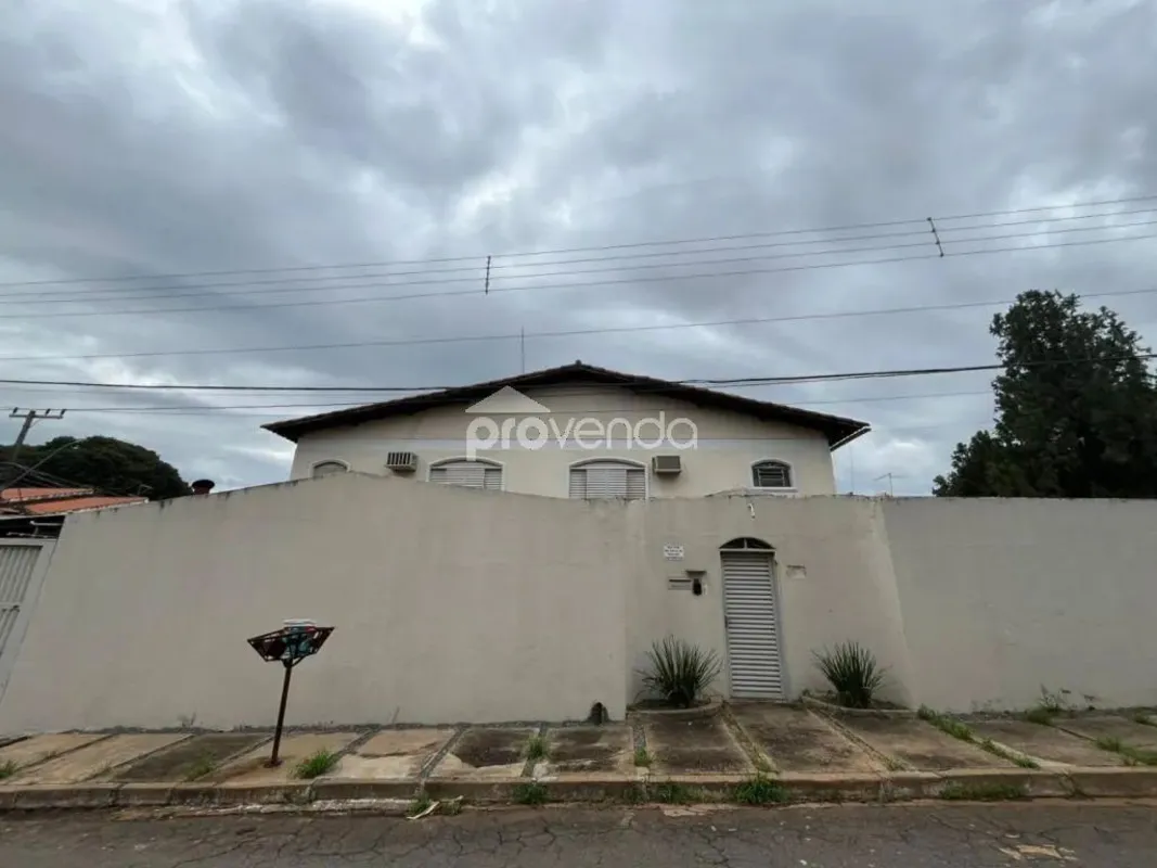 Imóvel localizado no Setor Sul, com 504,00 m² de área de terreno e 312,11 m² de ...