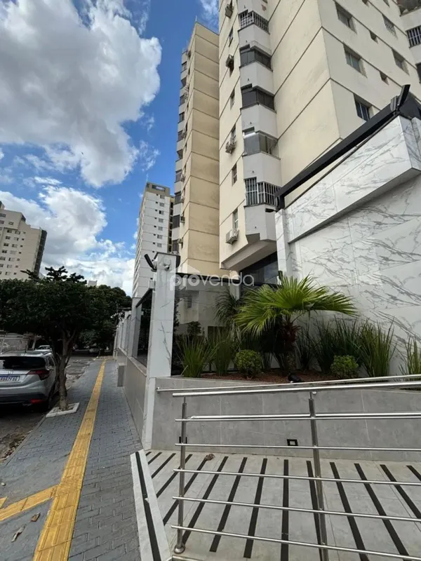 Apartamento amplo e ventilado no Edifício Nicole 102 m² Setor AeroportoDestaques...