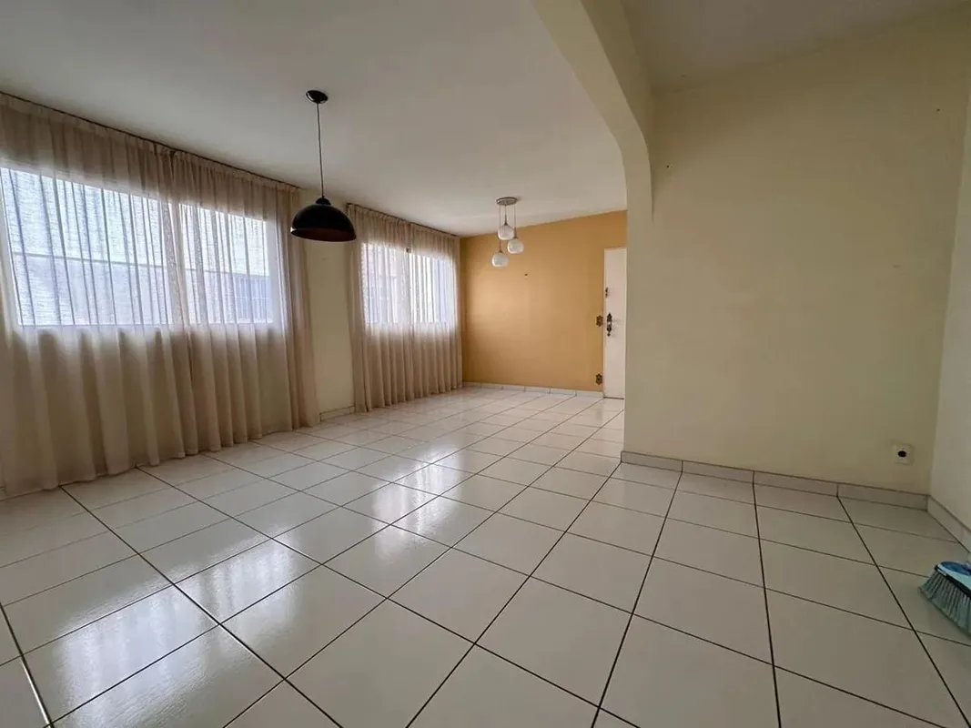 Apartamento à Venda no Edifício Saveiros Setor Oeste GoiâniaExcelente oportunida...