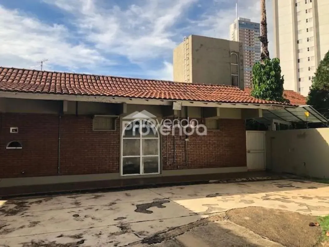 Casa comercial para aluguel, contendo pavimento térreo, com sala ampla p/ 3 ambi...