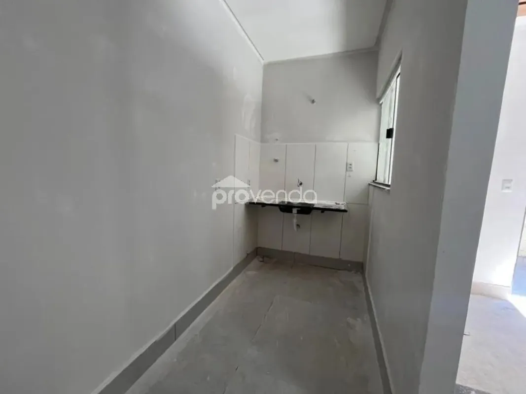 CASA COM 3 COMODOS, SENDO 1 QUARTO SUITE, COZINHA, SALA E AREA DE SERVIÇO COM 1 ...