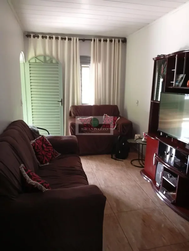 * - VENDO UMA EXCELENTE CASA NA CANDANGOLÂNDIA;* - QR 02;* - Imagine morar em um...