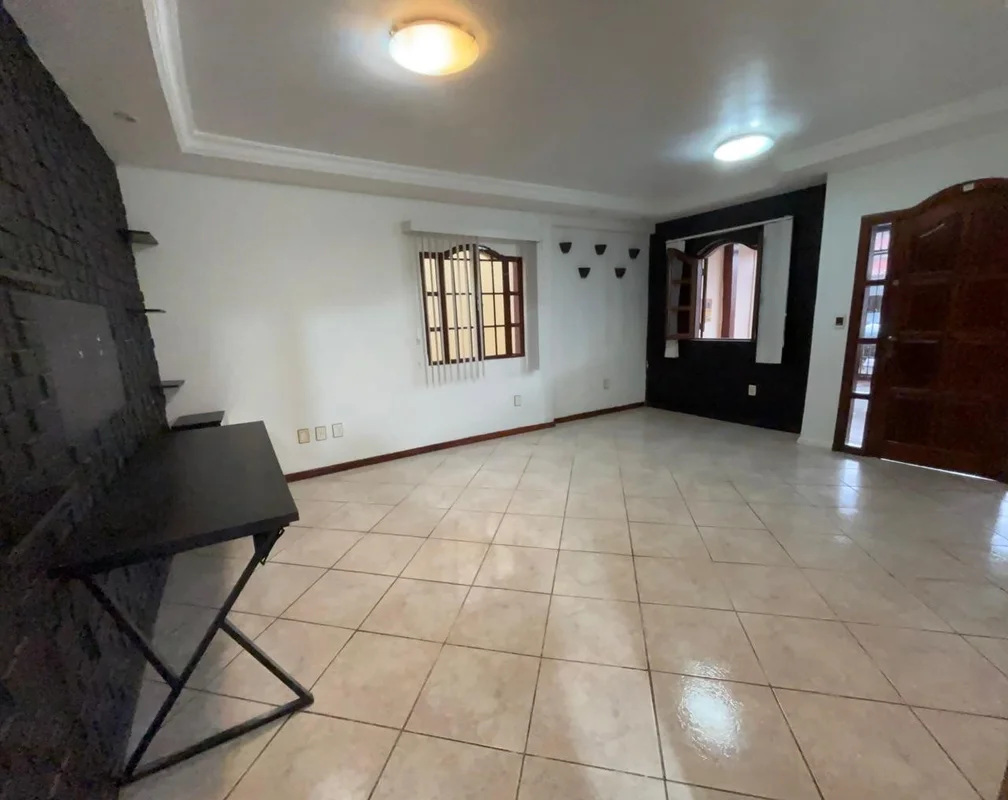Descubra uma excelente oportunidade de morar na QSC 3, Taguatinga Sul, DF. Esta ...