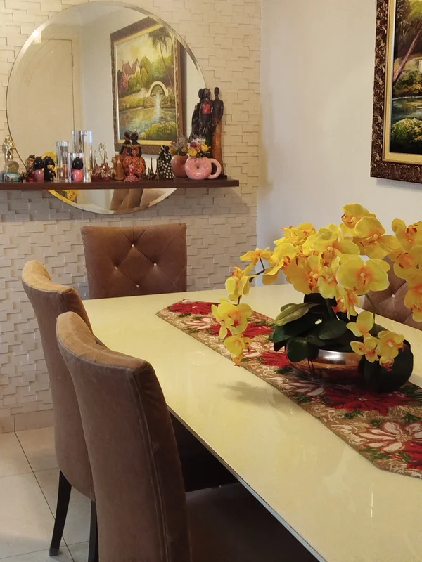 Descubra seu novo lar no coração do Guará II, em um apartamento de 58m² bem ilum...