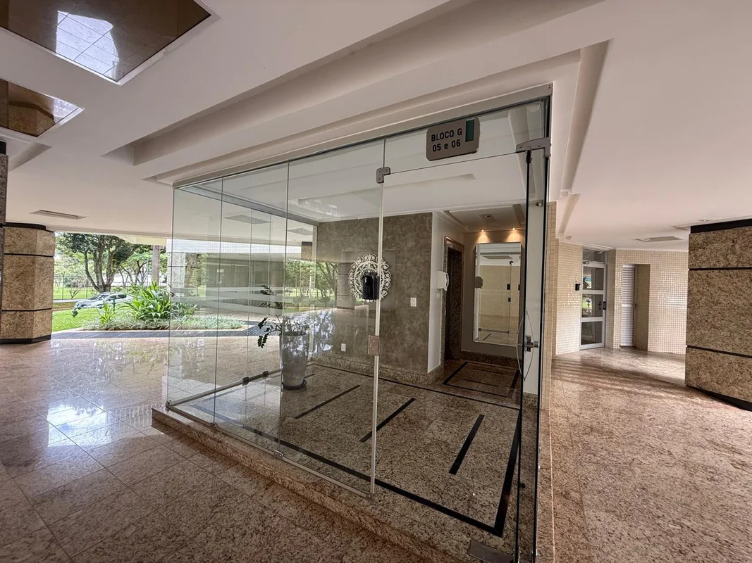 APARTAMENTO EXCELENTE NA OCTOGONAL 02QUATRO QUARTOS, SENDO UM SUITE COM CLOSET; ...