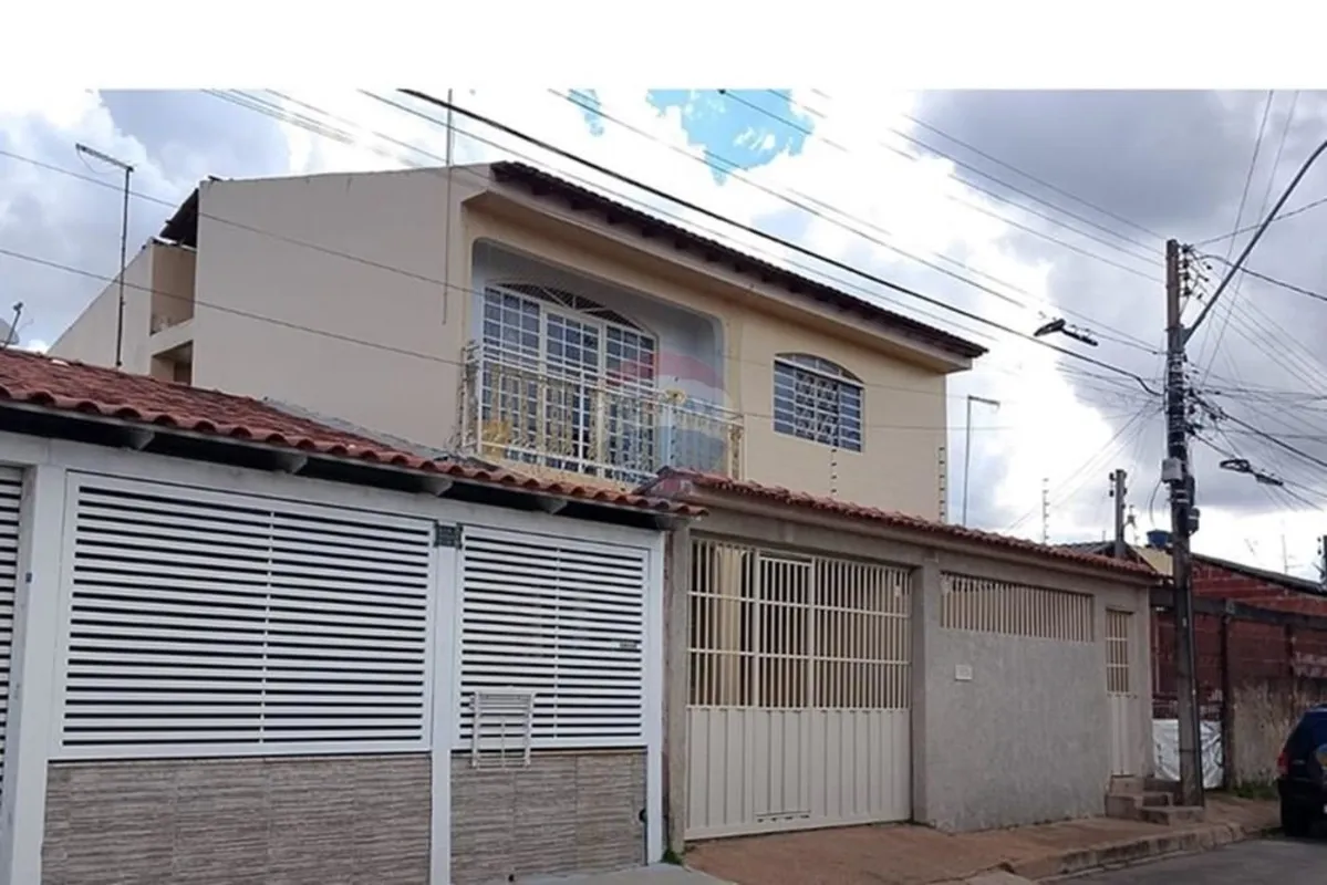 Este excelente sobrado, é a escolha ideal para quem busca conforto, espaço e pra...