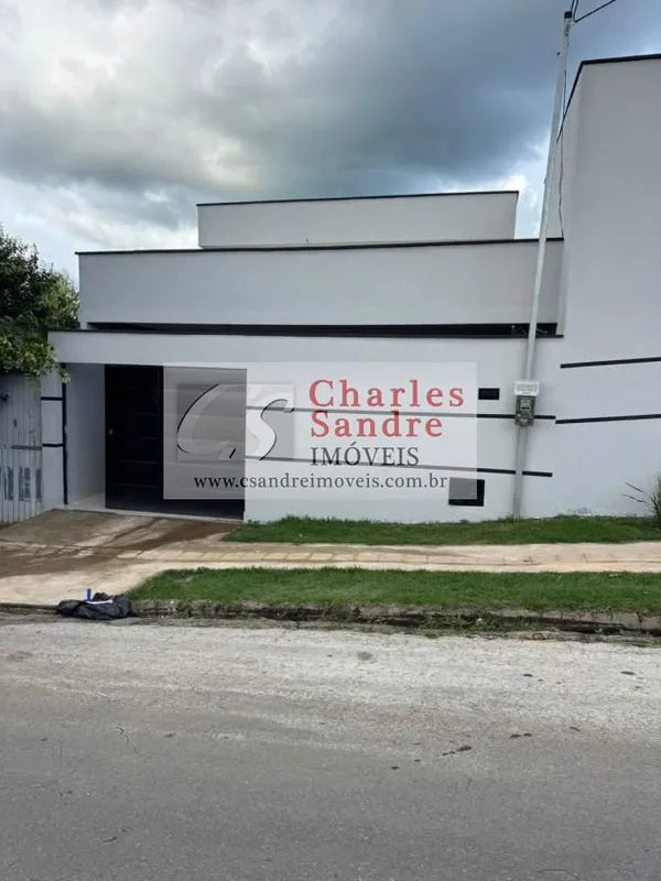 Residencial Flor do Ipê II Senador Canedo Casa de 2/4 bem grande sendo um suíte ...