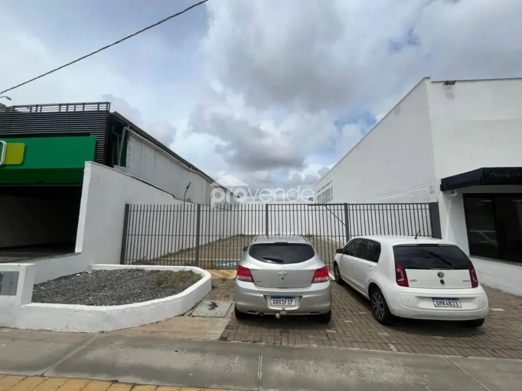 LOTE COMERCIAL EM UMA DAS AVENIDAS MAIS MOVIMENTADAS NO JARDIM GOIAS, COM POSSIB...