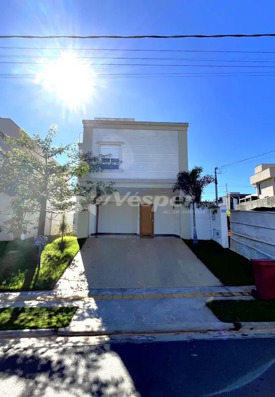 Sobrado à venda com 258,28m², 3 suítes sendo uma master com closet em condomínio...
