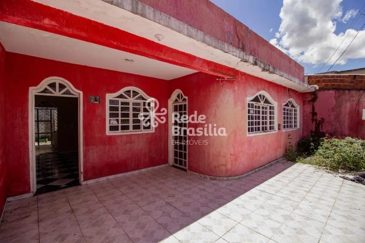 Imobiliaria Antonio Filho vende ou aluga: Excelente casa no Recanto das Emas.- C...