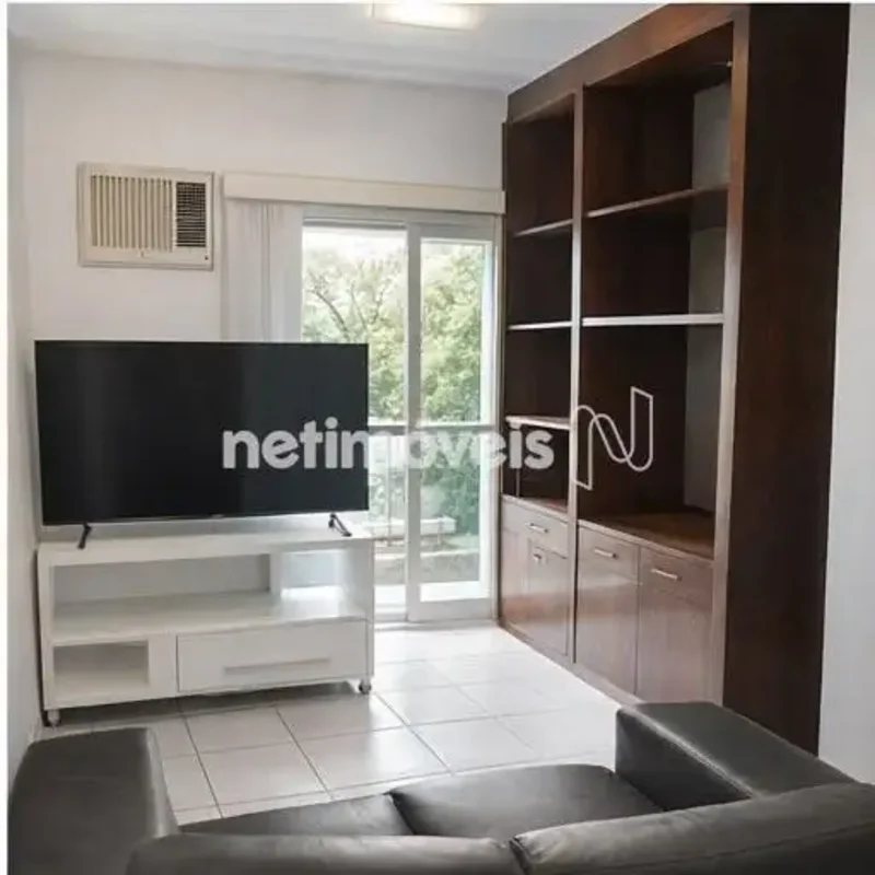 Apresentamos uma excelente oportunidade para morar com praticidade, conforto e l...