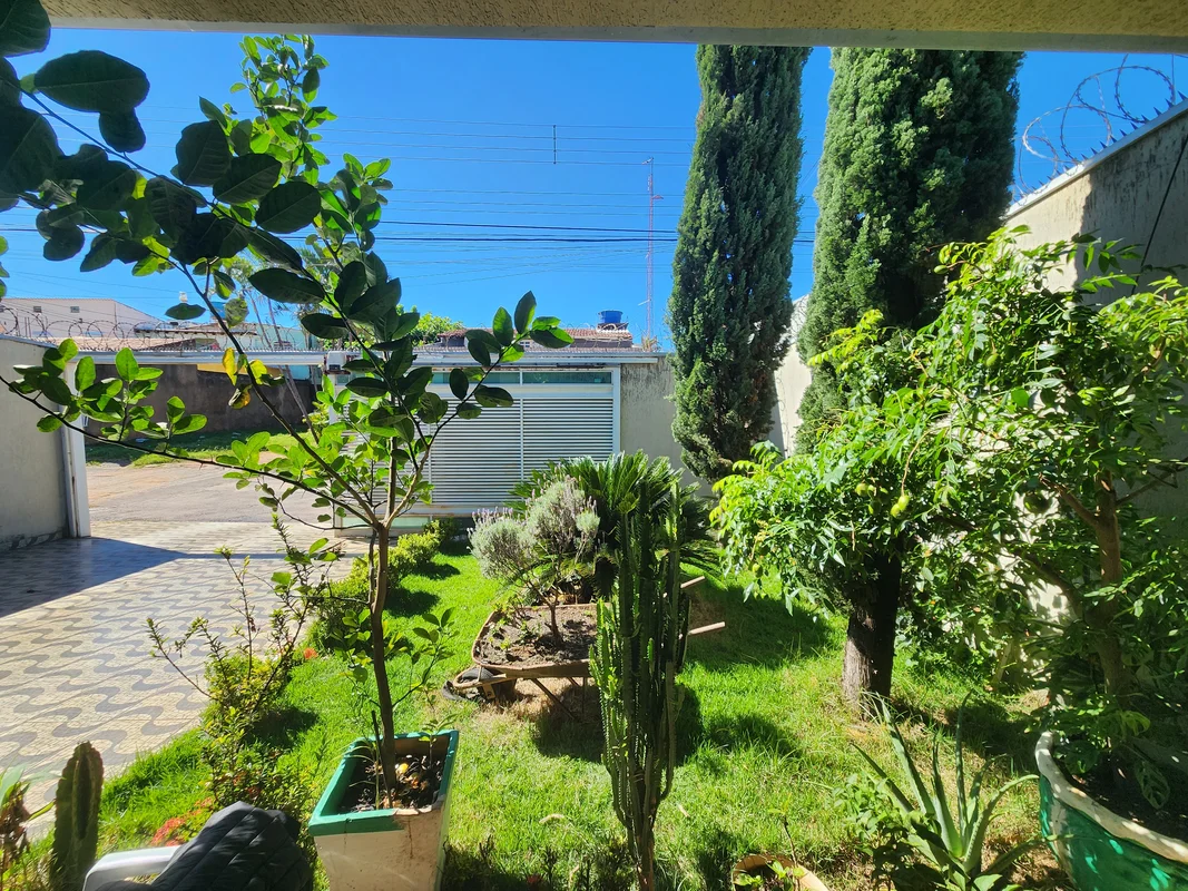 Excelente Casa com 4 quartos e 1 suíte, em um lote de 275m²No térreo são 3 quart...
