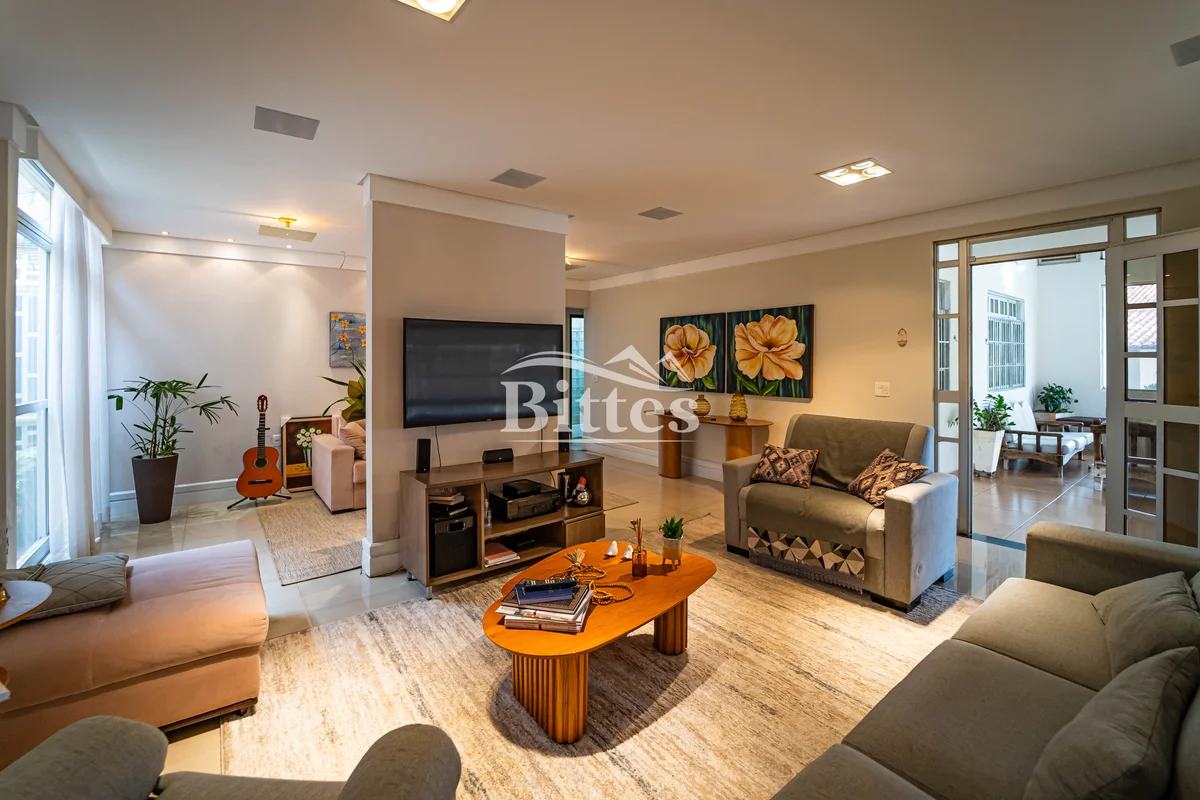 Apresentamos um imóvel que traduz equilíbrio entre elegância, conforto e funcion...