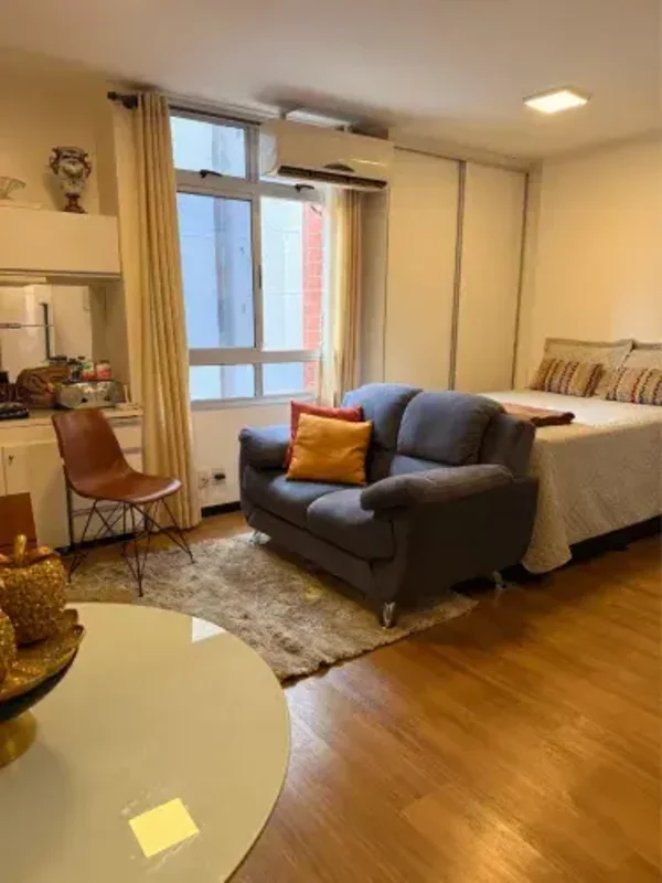 JDM IMOBILIÁRIA VENDE :Excelente Kitnet, localizada no SGCV - Plano Piloto - Res...