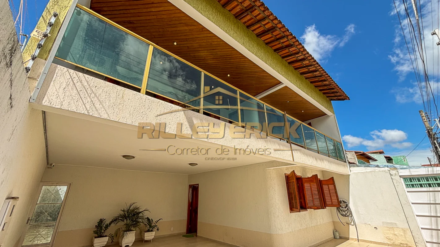 ?? **CASA AMPLA COM SUÍTE MASTER E ÁREA GOURMET – Qs 7**Se você busca conforto, ...