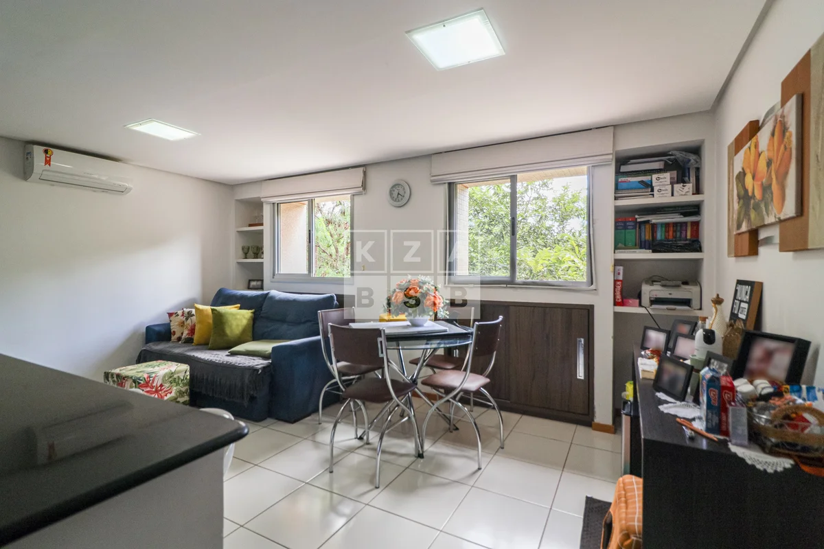 Excelente apartamento linear nascente, com vista livre, localizado no CA do Lago...