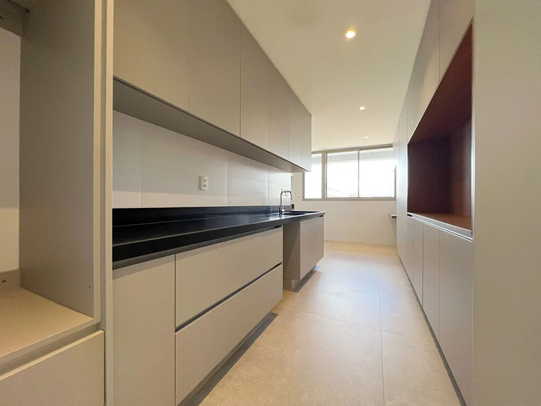 Apartamento vazado, 4º andar, 4 suites , 3 vagas soltas , Varanda Gourmet e cozi...