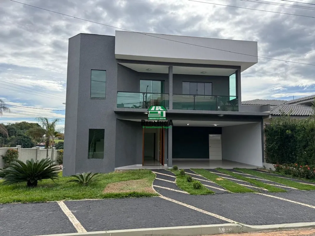 Sobrado contendo: 3 quartos sendo 2 suítes. Varanda Lavabo Três salas. Cozinha c...