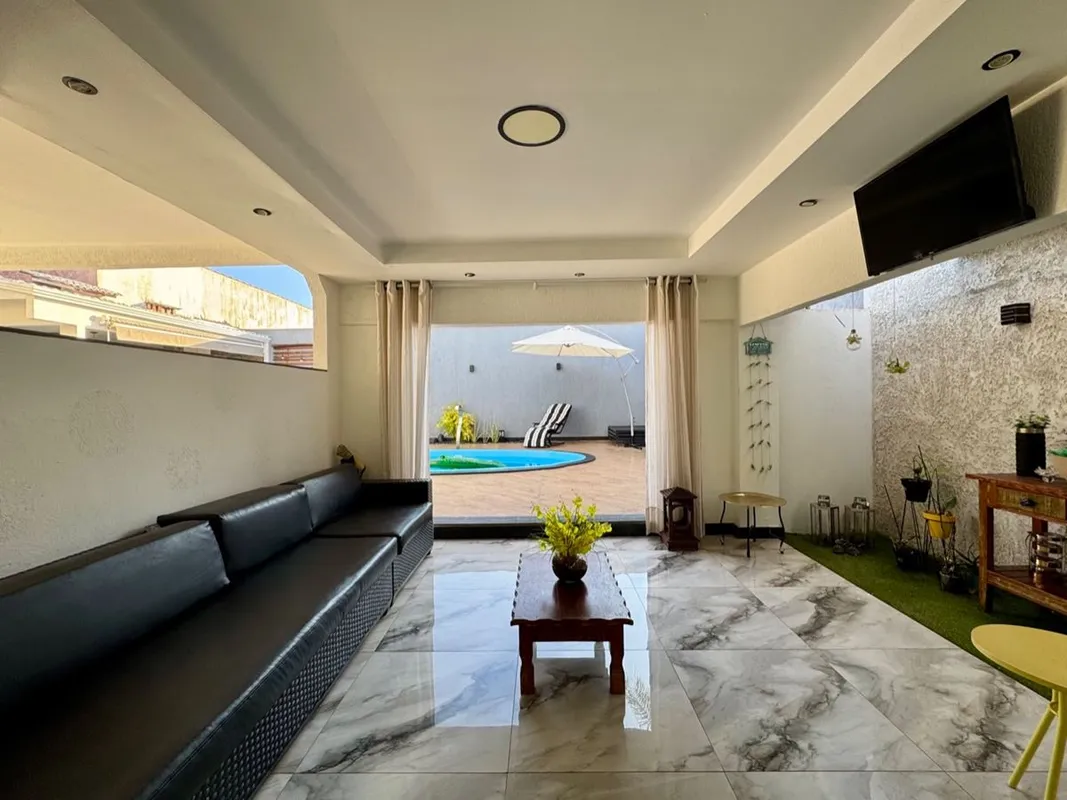 Casa Espaçosa com 3 Quartos, 2 Suítes, Área de Lazer Completa no Condomínio Parq...