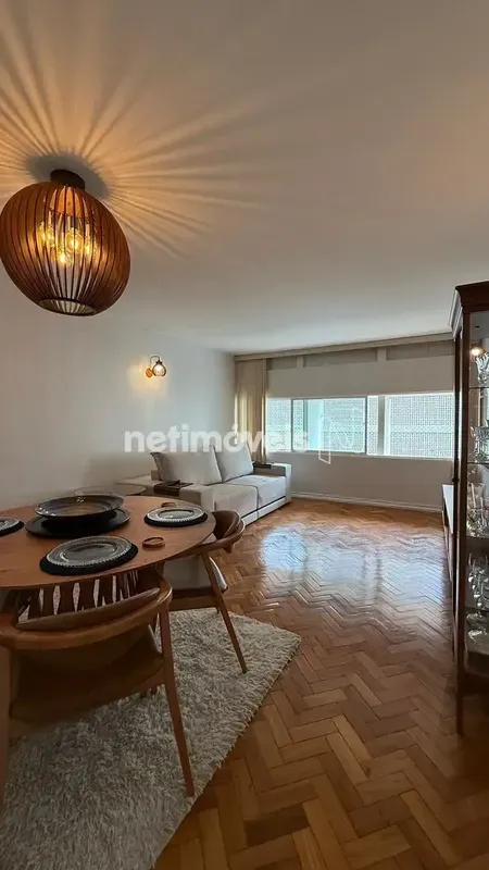 Apartamento Reformado e Vazado na SQS 107 – Asa Sul Se você busca um apartamento...