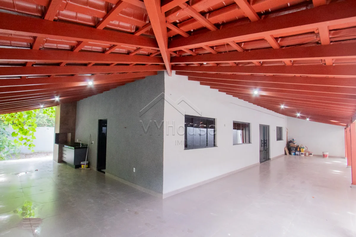 Casa à venda na Colônia Agrícola Samambaia, uma excelente oportunidade para quem...