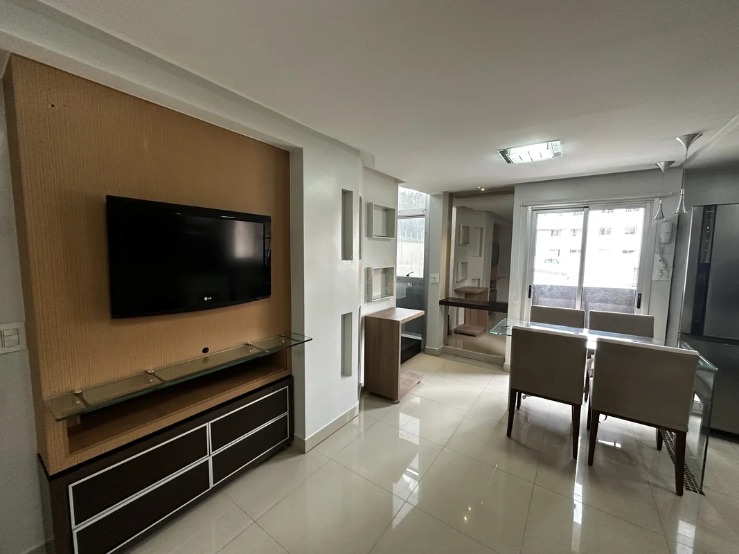 Imagine morar no coração do Lago Norte, em um apartamento mobiliado e totalmente...