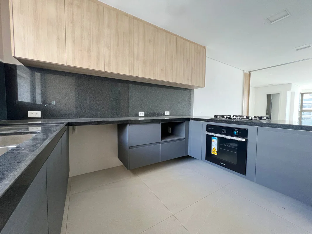 Este lindo apartamento na SQNW 303 com arquitetura assinada pelas renomadas Liê ...