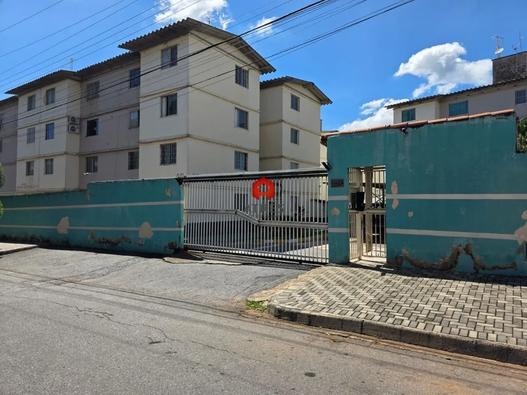 Imóvel com aproximadamente 50m² de área privativa composto de: sala de estar, co...