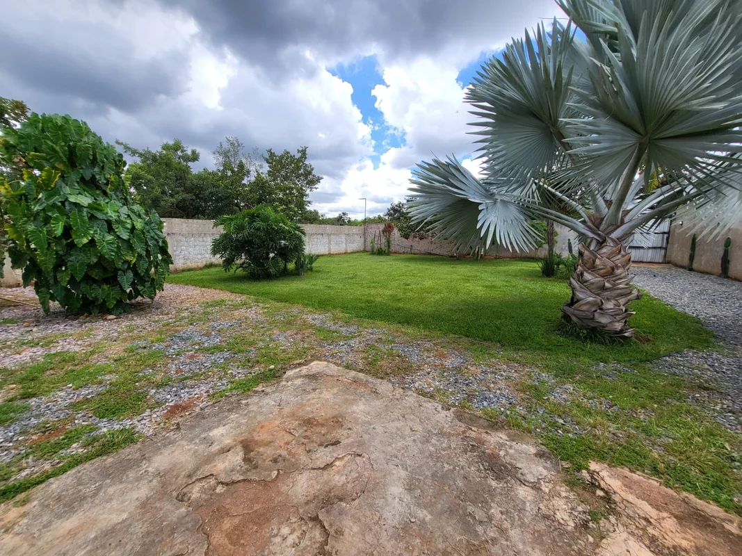 CASA A VENDA COND PRIVE QD 02 LOTE 800 METROS.CASA COM 65 METROS, DIVIDIDA EM 02...