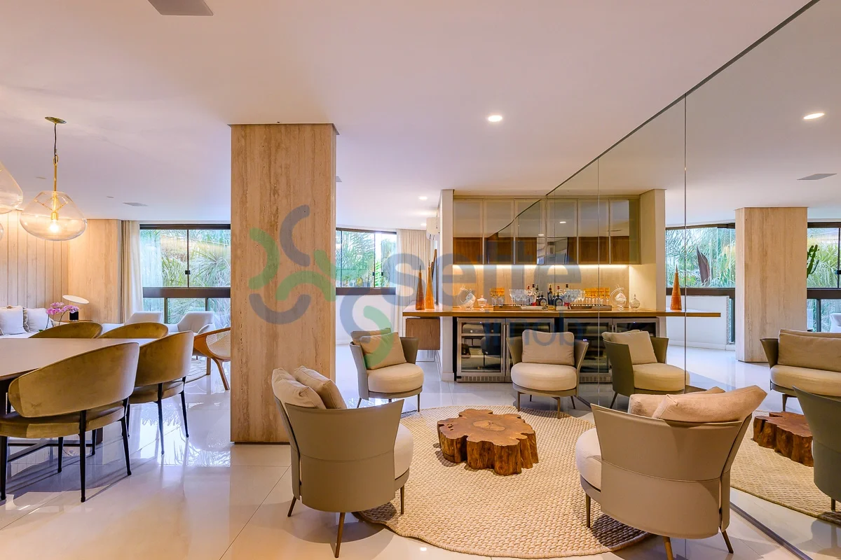 SQS 112 | 222m² | 4 quartos (atualmente 3 suítes + home) | 2 vagas | Lazer compl...