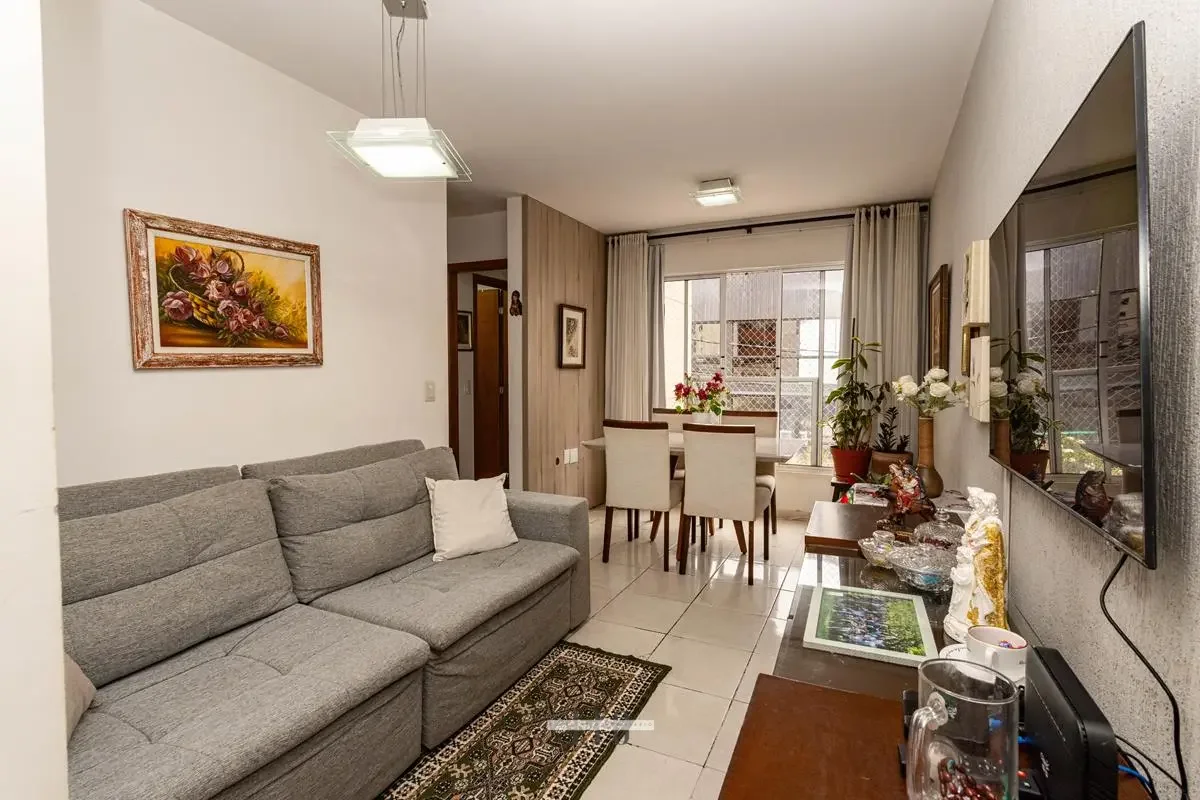 Apartamento 2 Quartos, 1 Suíte, Vaga de Garagem Coberta à Venda no Edifício Robe...