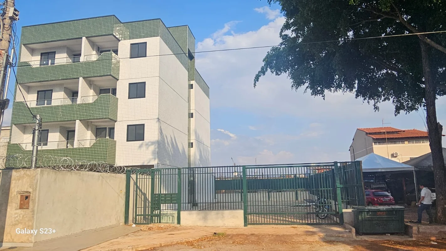 Escritório Imobiliário Ney Linhares aluga:Um apartamento na quadra 05 setor lest...