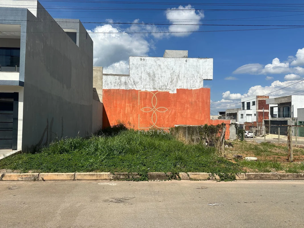 BE INVEST IMOB VENDE:QE 50 – Guará IITerrenoLote com 168 m² Região com fácil ace...